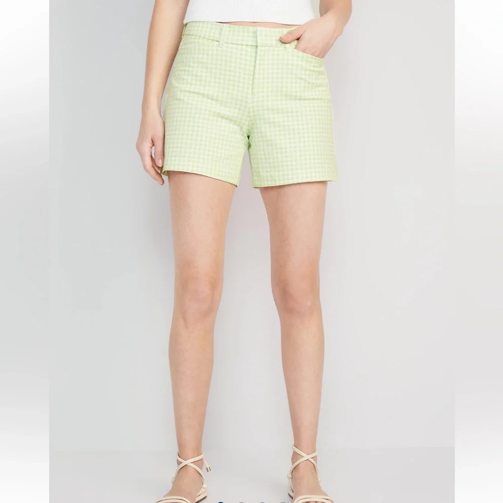 NWT OLD NAVY High-Waisted Pixie Trouser Shorts Green Gingham 5” inseam size 12